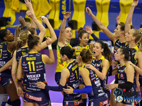 IMOCO VOLLEY, SABATO A FIRENZE,  MARTEDÌ IN GERMANIA, POI LA “DOPPIETTA” NATALIZIA 23 e 26 DICEMBRE AL PALAVERDE