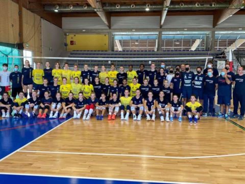 PARTE DA BOLOGNA IL PROGETTO “IMOCO VOLLEY CENTER” – TRE GIORNI DI ENTUSIASMO CON LE PANTERE E LO STAGE DELLE GIOVANI DI VISETTE, ANDERLINI E IMOCO