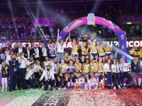 SUPERCOPPA, A MODENA TRIONFANO ANCORA LE PANTERE! NOVARA LOTTA, MA CEDE 3-1-E’ IL 14° TROFEO NELLA STORIA DEL CLUB