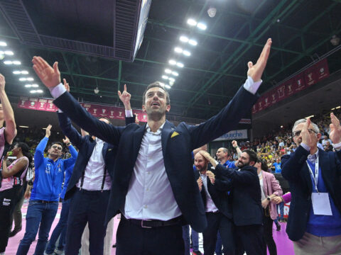 COACH DANIELE SANTARELLI SALDO AL TIMONE-CONFERMA IN BLOCCO PER IL “RE MIDA” DEI COACH E PER IL SUO STAFF