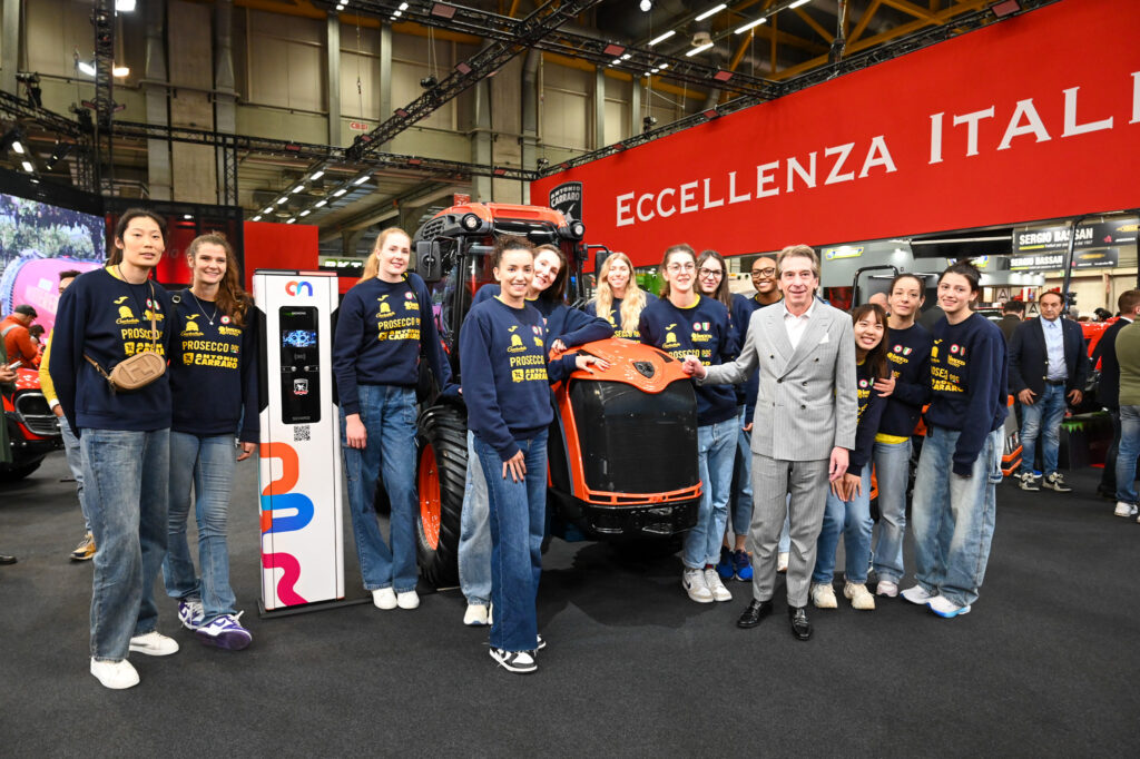 OGGI “GITA” A BOLOGNA, LA SQUADRA ALL’EIMA OSPITE NELLO STAND DI A.CARRARO