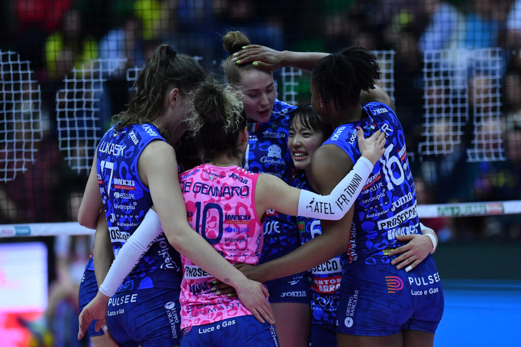 LA PROSECCO DOC IMOCO PARTE CON IL PIEDE GIUSTO. BERGAMO KO 3-0 IN G1 DEI QUARTI PLAY-OFF