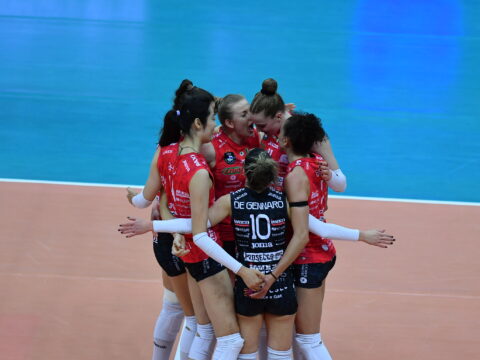 FINAL FOUR, ARRIVIAMO! L’A. CARRARO IMOCO BATTE RESOVIA AL PALAVERDE (3-0)