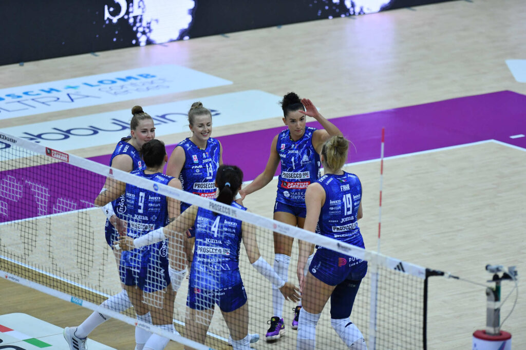 BIG MATCH AL VERTICE PER LE PANTERE: AL PALA IGOR SCONTRO TRA CAPOLISTE: PROSECCO DOC A.CARRARO IMOCO A NOVARA (h.20:30, diretta RAI SPORT HD)