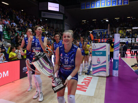 GRANDE FESTA AL PALAVERDE PER LA PRIMA IN CASA, CUNEO BATTUTA (3-0)