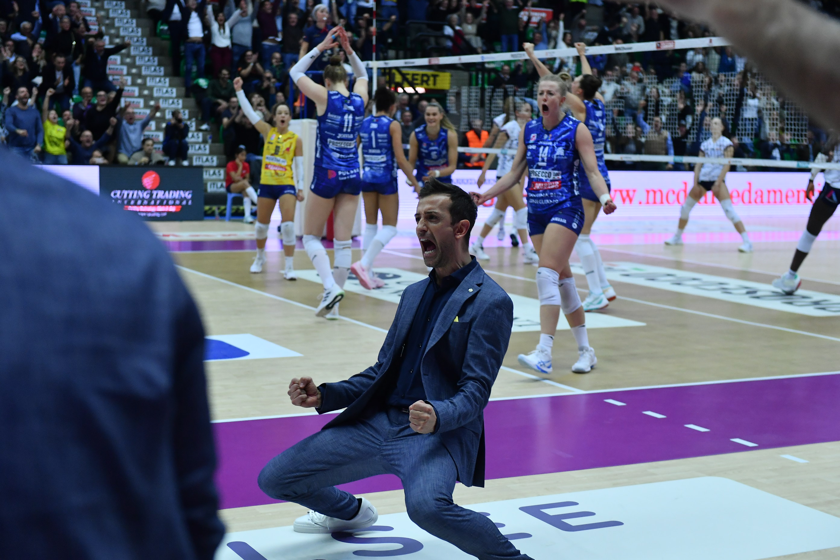 Prosecco DOC A.Carraro Imoco Volley vs Reale Mutua Fenera Chieri (8.30 pm)