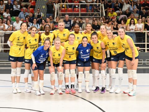 A1锦标赛开始，黑豹队在布斯托阿尔西齐奥对阵EUROTEK LAICA UYBA的比赛中首次亮相