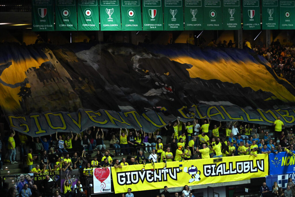 UN MATCH DENTRO-FUORI PER CHIUDERE IL 2025! PROSECCO DOC-BERGAMO (ore 20), L’ULTIMA DEL 2025 AL PALAVERDE VALE UN POSTO ALLE F4 DI COPPA ITALIA FRECCIAROSSA