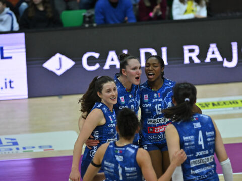 BUON NATALE GIALLOBLÙ! 3-0 SOTTO L’ALBERO DELLE PANTERE AL PALAVERDE CONTRO SAN GIOVANNI IN MARIGNANO