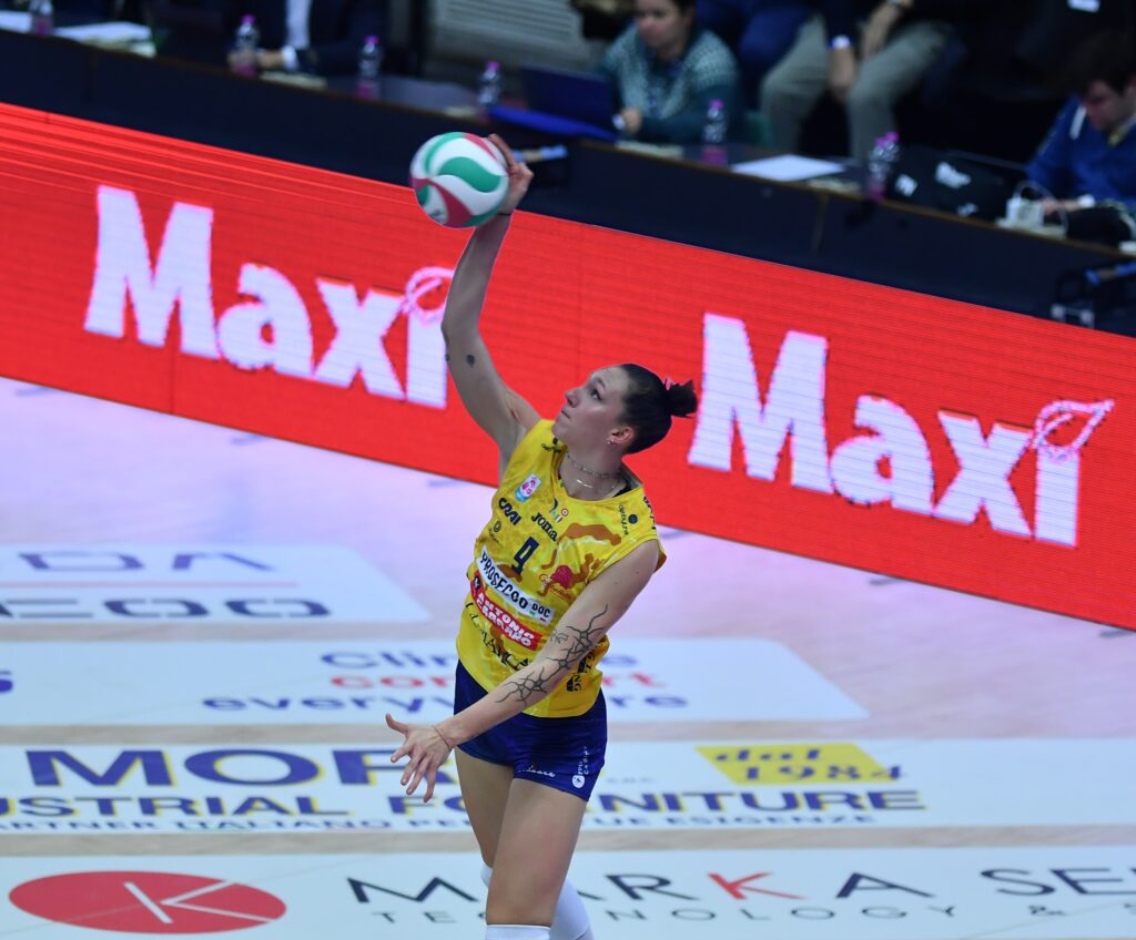 LE PANTERE FANNO LA SPESA CON SUPERMERCATI MAXì