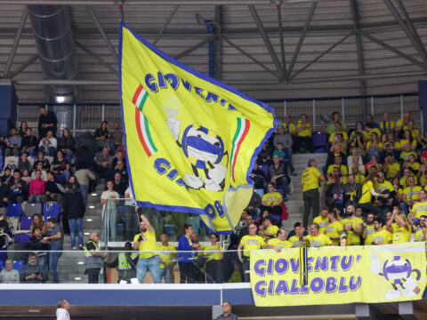 普罗塞克多克伊莫科开局不错，但米兰反扑并以3-1获胜——这是黑豹队联赛的首场失利