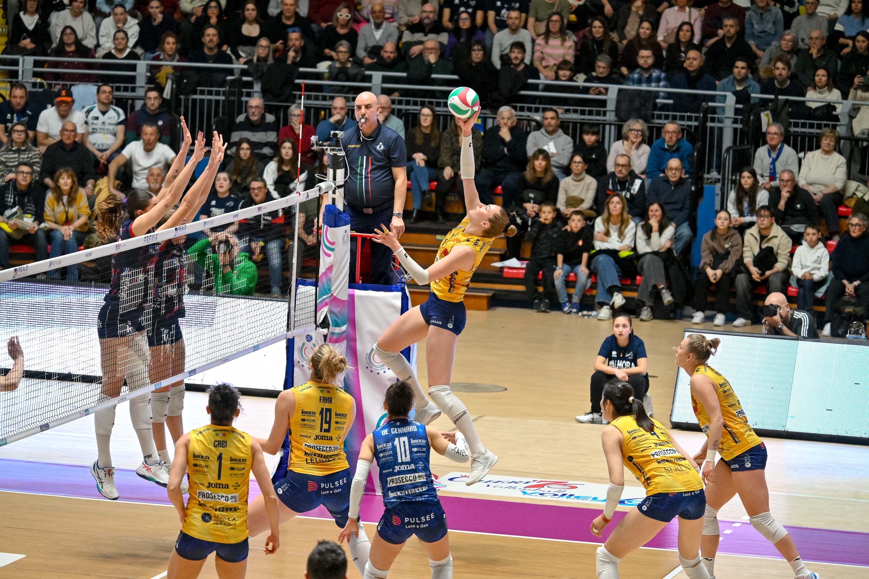 Reale Mutua Fenera Chieri ’76 vs Prosecco DOC A.Carraro Imoco Volley