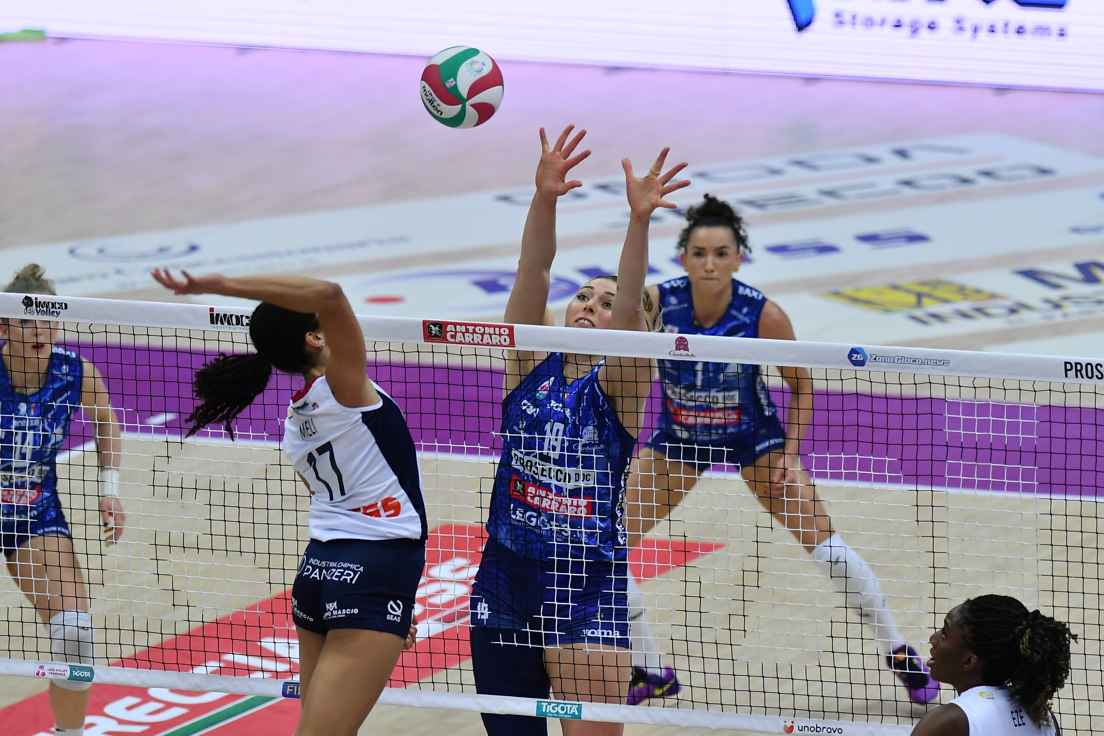 Prosecco DOC A.Carraro Imoco Volley vs Volley Bergamo 1991 (ore 20.30)