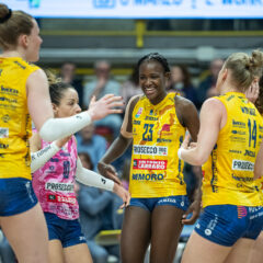 PANTERE ABBAGLIANTI A BUSTO ARSIZIO! SERIE CHIUSA CONTRO L’UYBA IN G2 (3-0), SFIDA CONTRO NOVARA IN SEMIFINALE