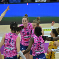 MILLE VITE COME LE PANTERE! RIBALTONE DA 0-2 A 3-2, G1 DI SEMIFINALE CONTRO NOVARA È DELLA PROSECCO DOC