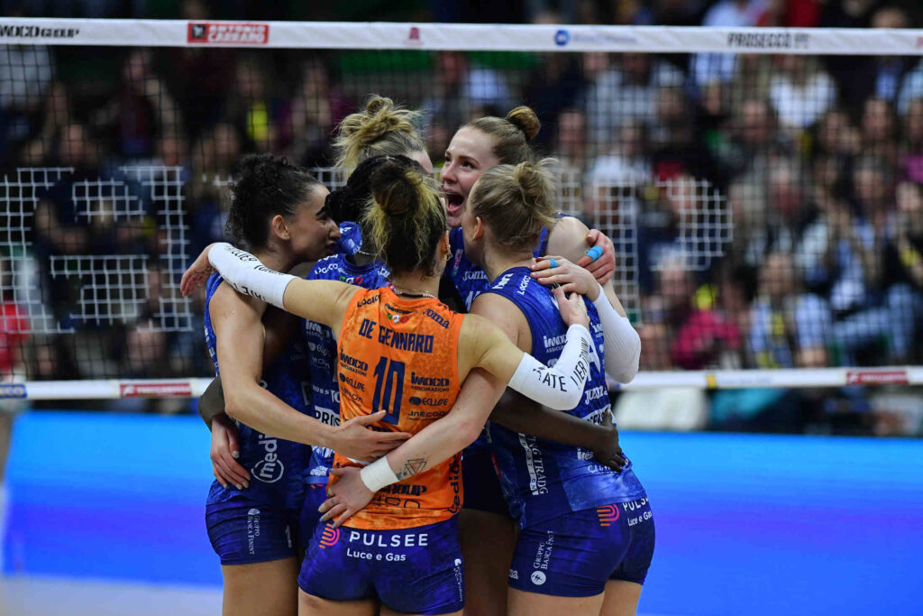 LE PANTERE CONQUISTANO LA DECIMA FINALE SCUDETTO, CHIUSA LA SERIE AL PALAVERDE CONTRO NOVARA (3-1)