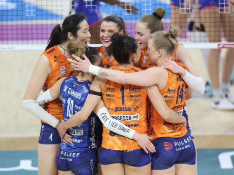 PROSECCO DOC MOZZAFIATO A MILANO, 3-0 A MILANO! LE PANTERE SI PORTANO SUL 2-0 NELLA FINALE SCUDETTO, CHANCE TRICOLORE DOMENICA AL PALAVERDE