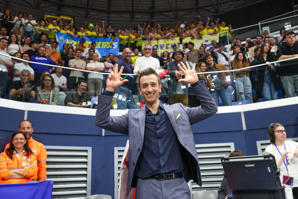 “UN LEGAME INDISSOLUBILE CHE VA OLTRE LA PALLAVOLO” CONFERMATISSIMO DANIELE SANTARELLI, UNA DECADE SULLA PANCHINA GIALLOBLU’
