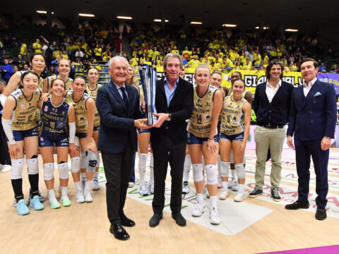 FESTA AL PALAVERDE, VITTORIA VS VALLEFOGLIA (3-0) E GIRO DI CAMPO CON LA SUPERCOPPA